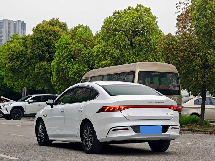 BYD Qin Plus, 2023 — фото 9 из 9