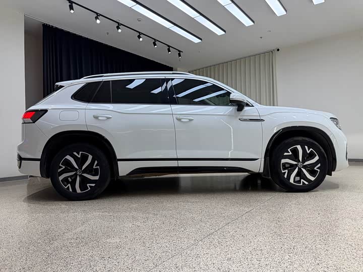 Volkswagen Tayron GTE Hybrid, 2024 — фото 8 из 9