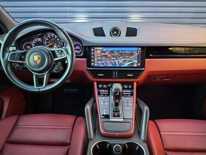 Porsche Cayenne Hybrid, 2022 — фото 8 из 9