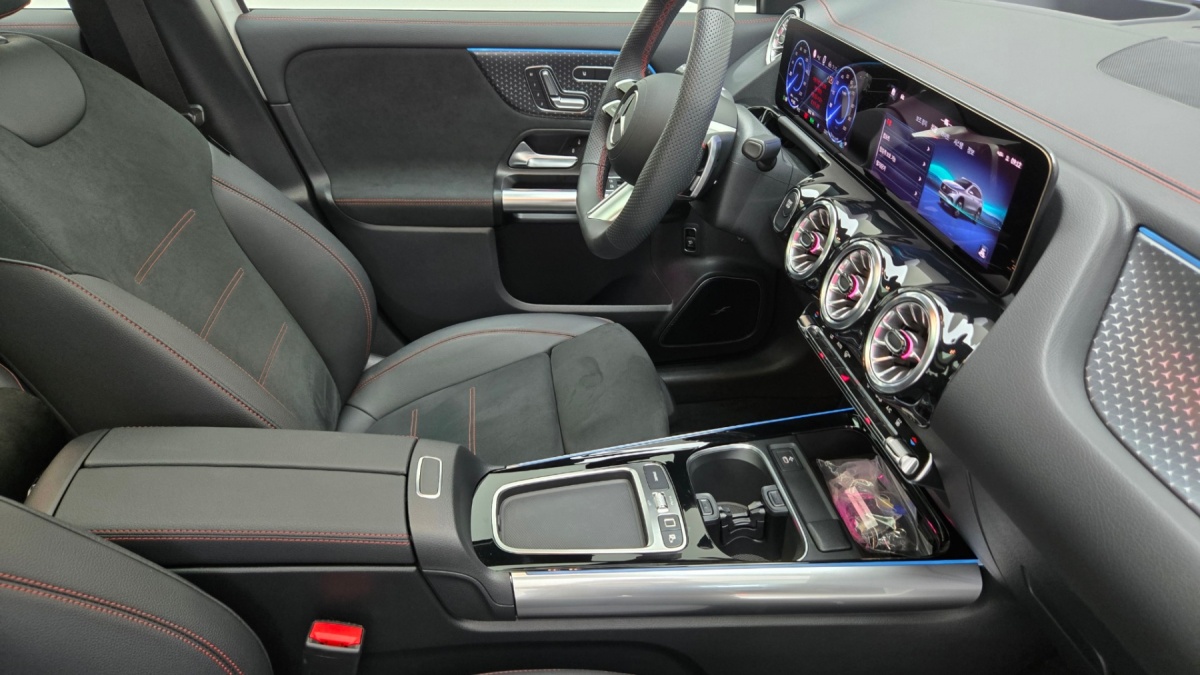 Mercedes-Benz EQA, 2025 — фото 9 из 12