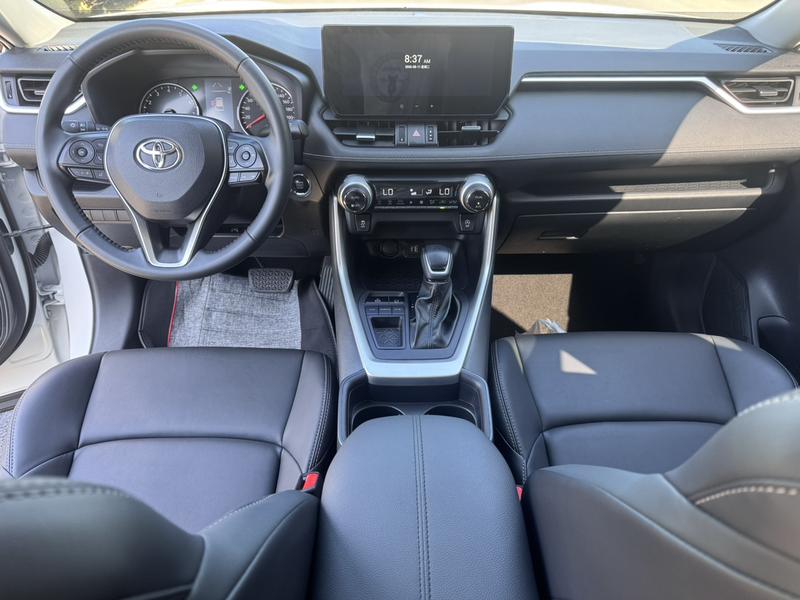 Toyota Wildlander, 2024 — фото 10 из 12