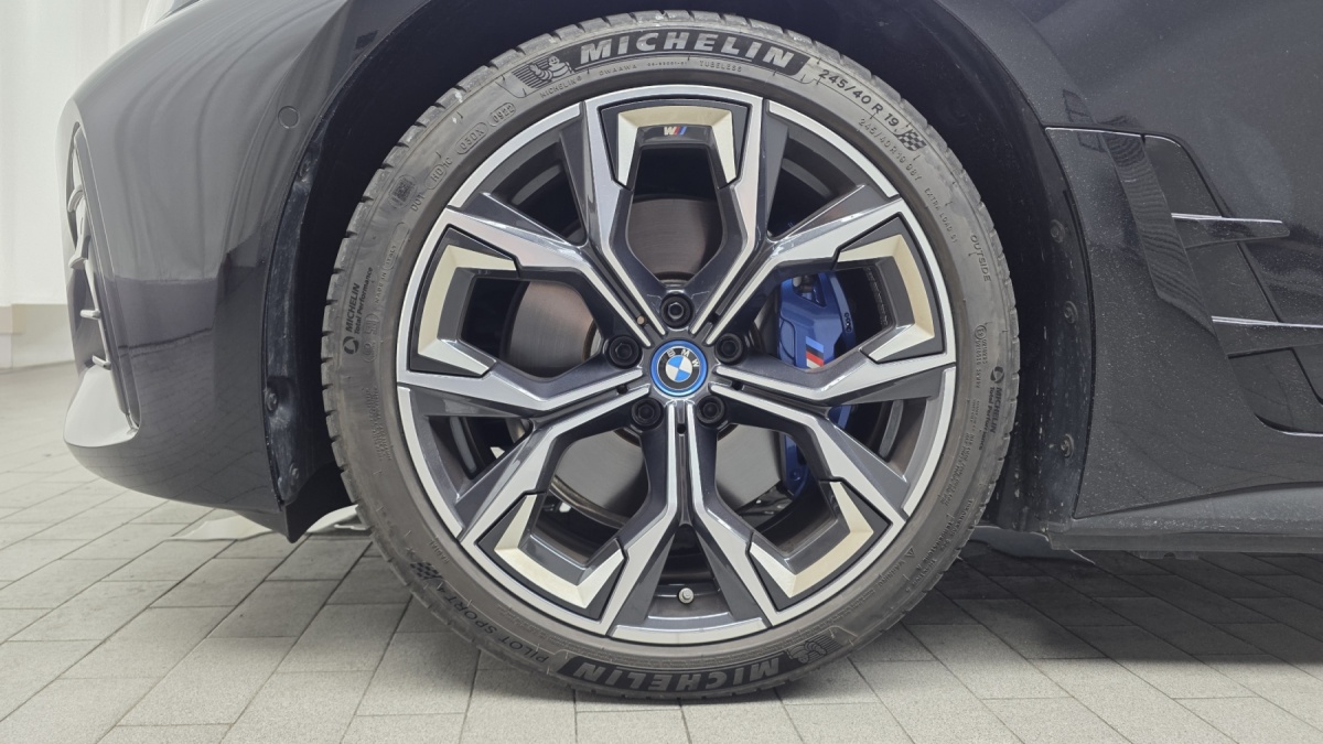 BMW i4, 2022 — фото 5 из 12