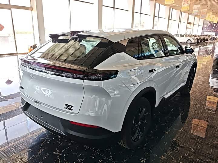 Dongfeng Aeolus Sky EV01, 2025 — фото 5 из 9