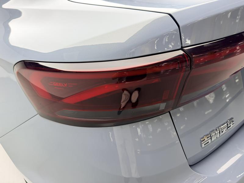 Geely Emgrand, 2024 — фото 10 из 12