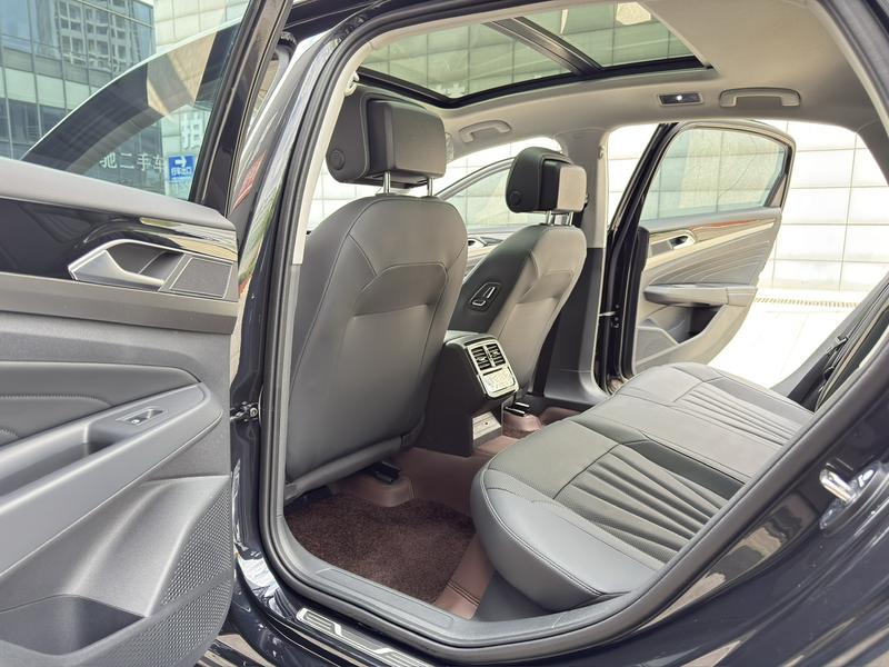 Volkswagen Passat, 2025 — фото 12 из 12