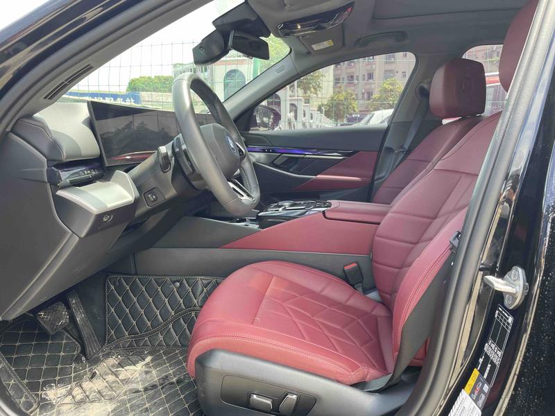 BMW i5, 2024 — фото 10 из 12