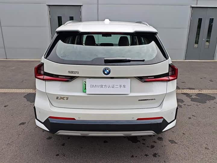 BMW iX1, 2025 — фото 3 из 9