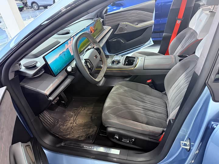 Geely Galaxy E8, 2025 — фото 4 из 9