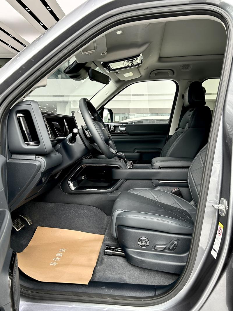 BYD FangChengBao Leopard 5, 2025 — фото 7 из 9