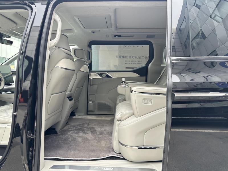 Volvo EM90, 2023 — фото 12 из 12