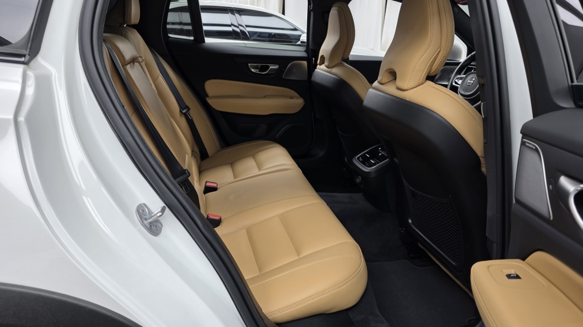 Volvo V60, 2023 — фото 11 из 12