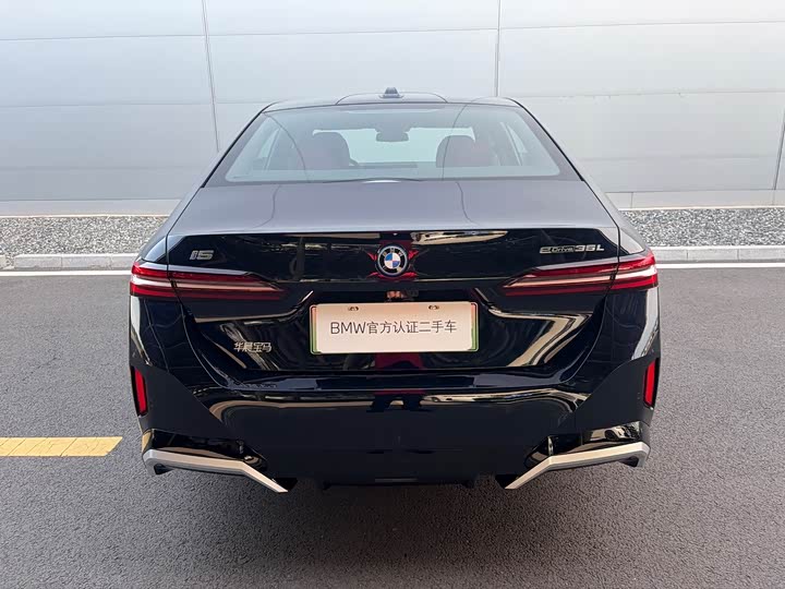 BMW i5, 2025 — фото 6 из 9