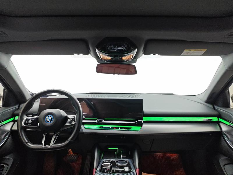 BMW i5, 2024 — фото 6 из 9