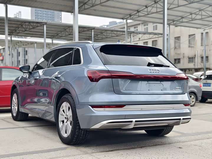 Audi e-tron, 2025 — фото 7 из 9