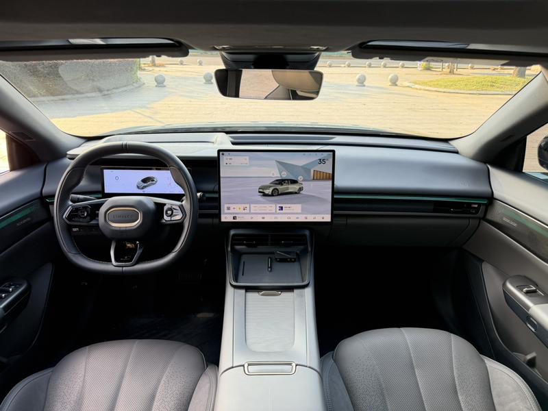 Lynk & Co 07 EM-P Hybrid, 2024 — фото 9 из 12
