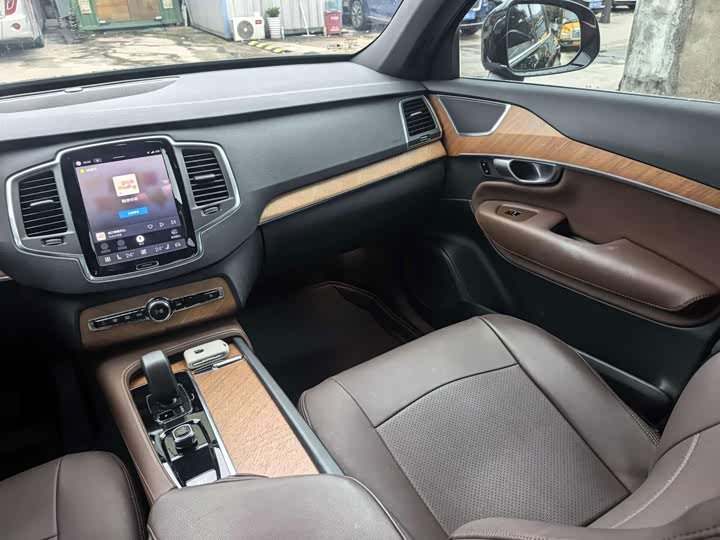 Volvo XC90, 2024 — фото 5 из 9