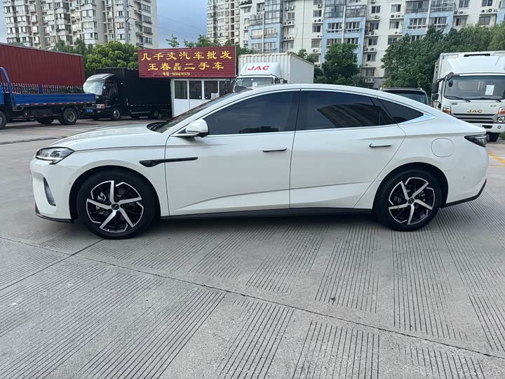 BYD Seal 07 DM-i Hybrid, 2025 — фото 3 из 9