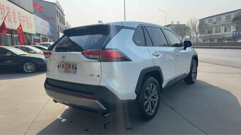Toyota RAV4, 2024 — фото 7 из 12