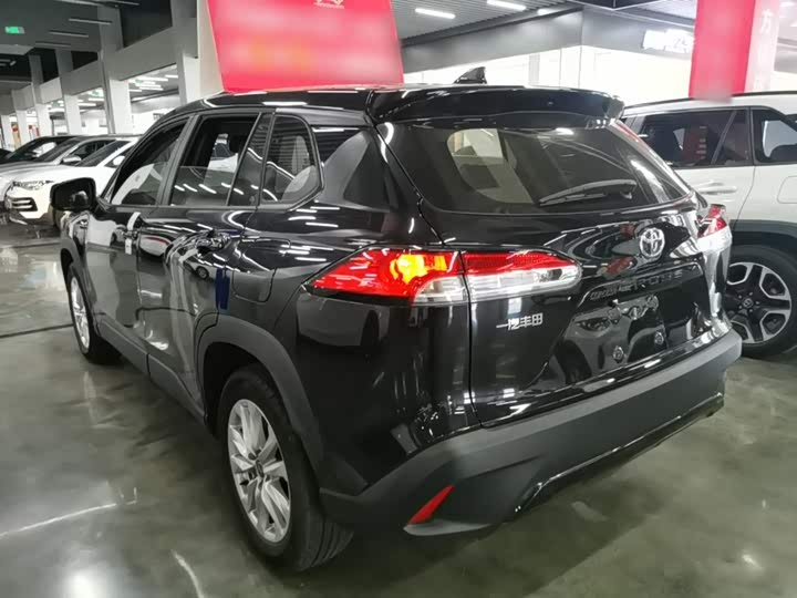 Toyota Corolla Cross, 2024 — фото 5 из 9
