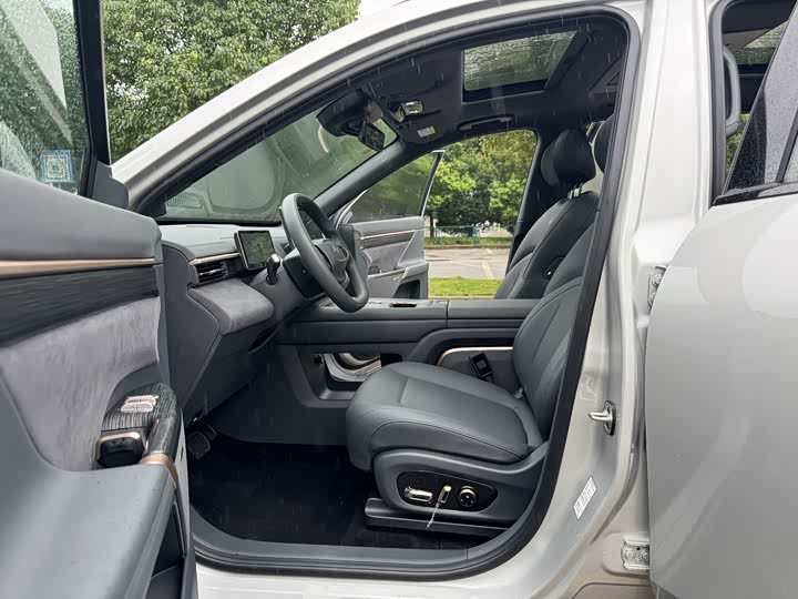 Dongfeng Yipai eπ 008, 2025 — фото 8 из 9