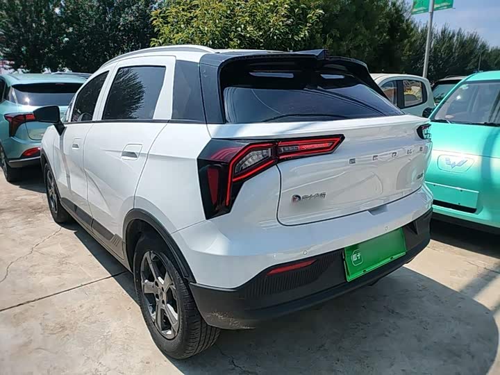 Geely Geometry E Firefly, 2024 — фото 5 из 9