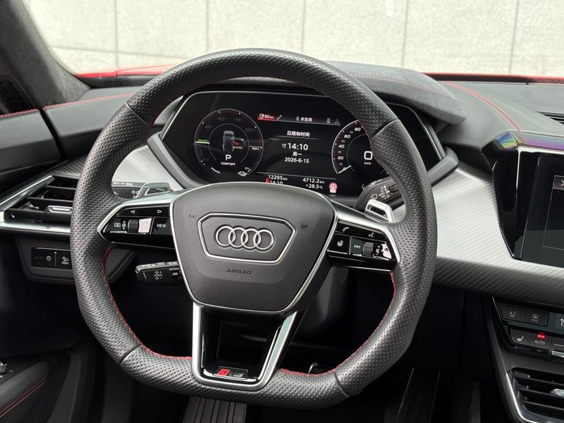 Audi RS e-tron GT, 2024 — фото 10 из 12