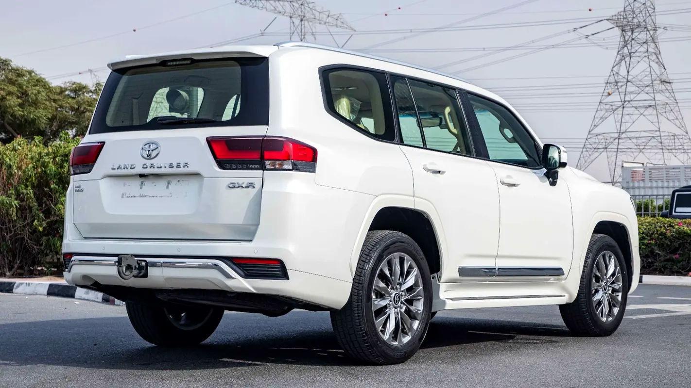 Toyota Land Cruiser, 2023 — фото 7 из 10