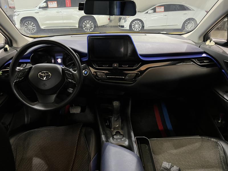 Toyota C-HR, 2022 — фото 7 из 12