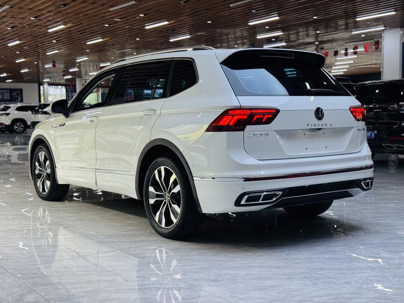 Volkswagen Tiguan L Pro, 2023 — фото 4 из 12