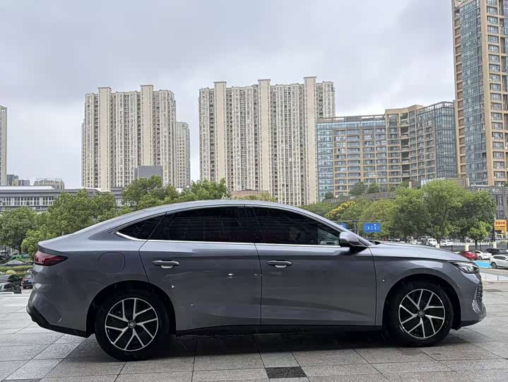 BYD Qin L, 2024 — фото 3 из 9