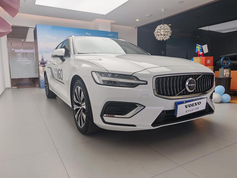Volvo V60, 2024 — фото 3 из 12