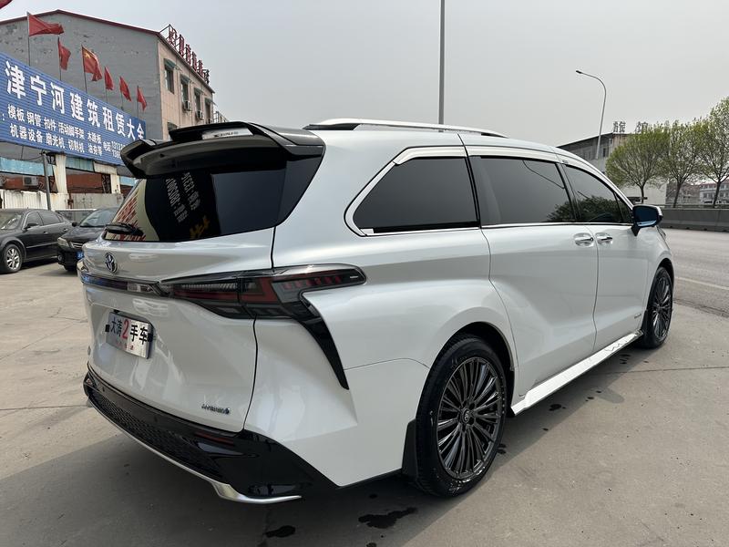 Toyota Granvia, 2023 — фото 7 из 12