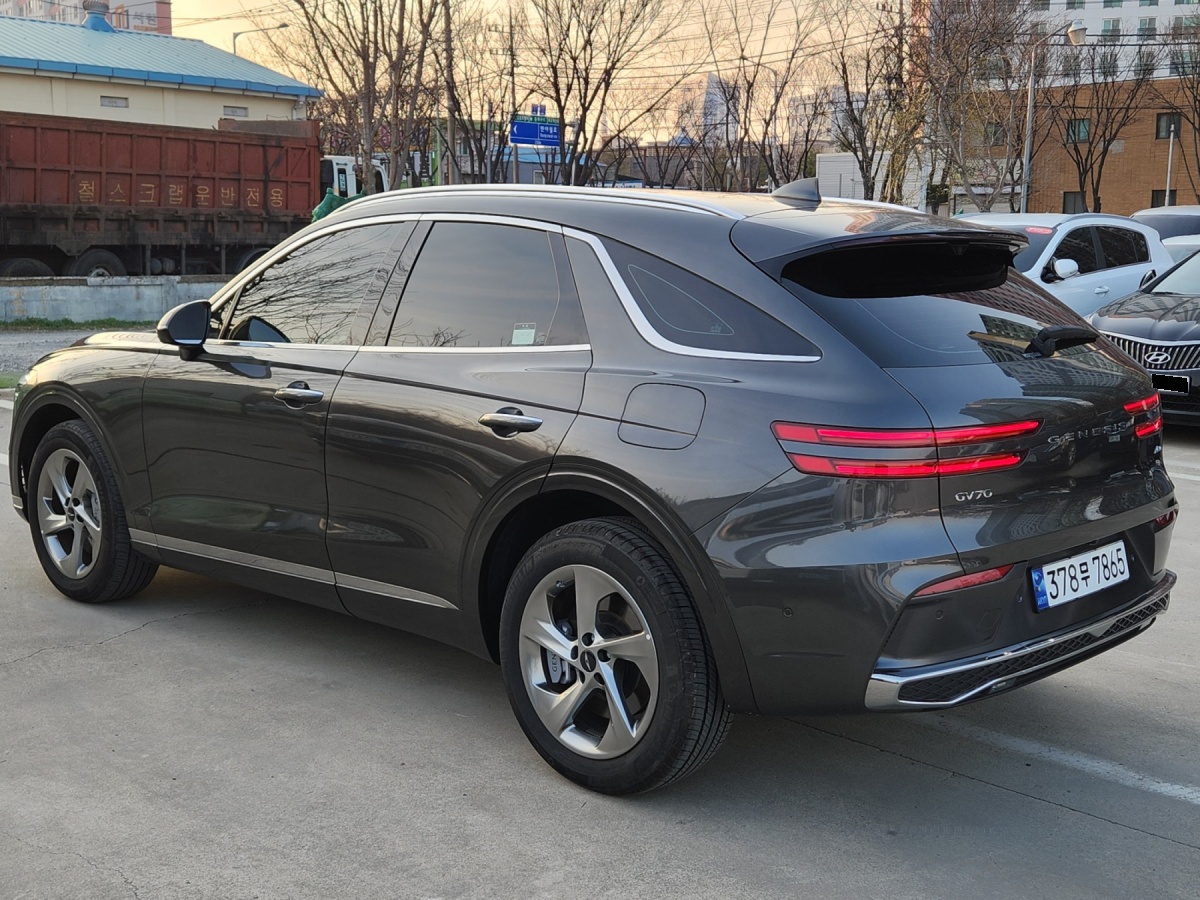 Genesis GV70, 2024 — фото 4 из 12