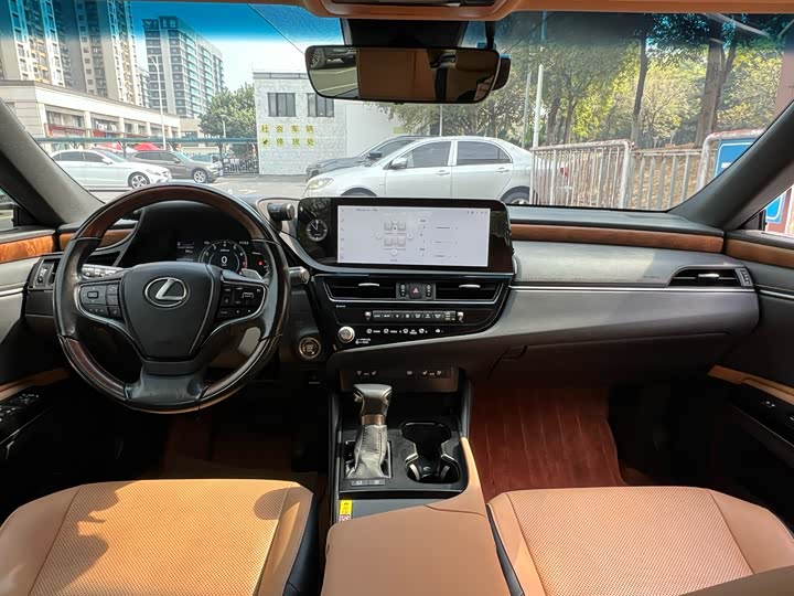 Lexus ES, 2023 — фото 6 из 9