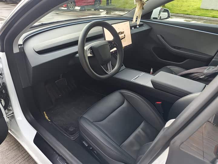Tesla Model 3, 2024 — фото 9 из 9