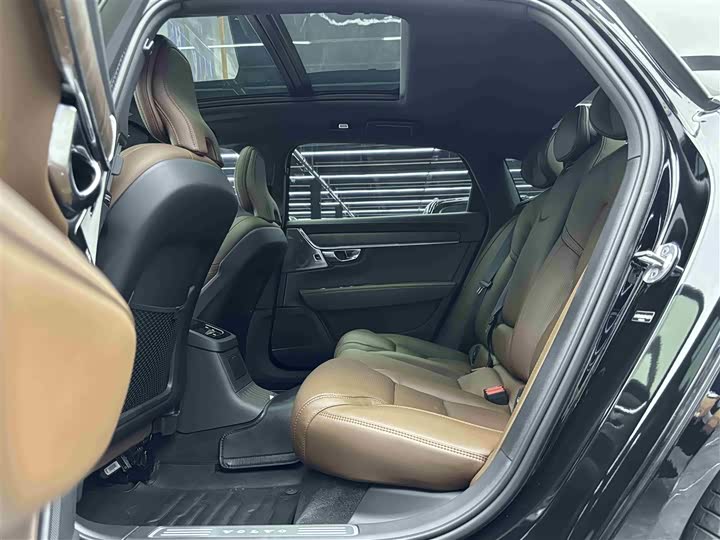 Volvo S90 Hybrid, 2024 — фото 6 из 9