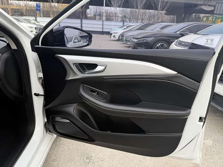 Roewe i6 Max EV, 2021 — фото 7 из 9