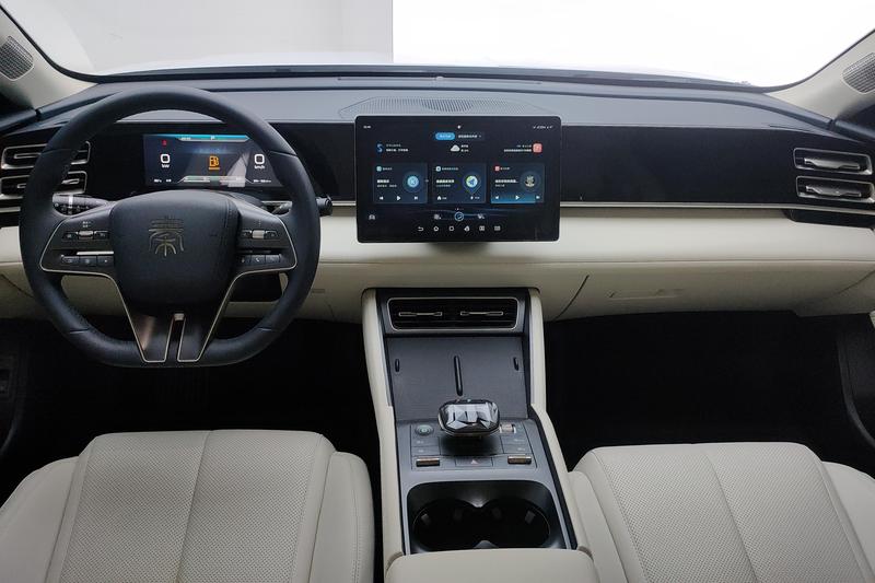 BYD Qin L, 2025 — фото 9 из 12