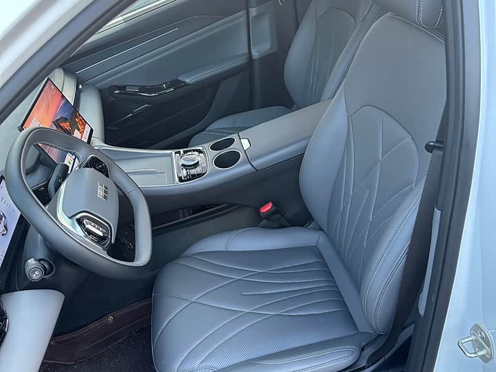 Geely Galaxy L6, 2025 — фото 2 из 9