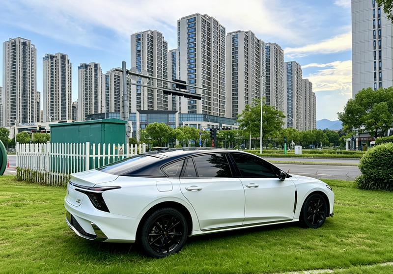Hongqi H6, 2023 — фото 6 из 11