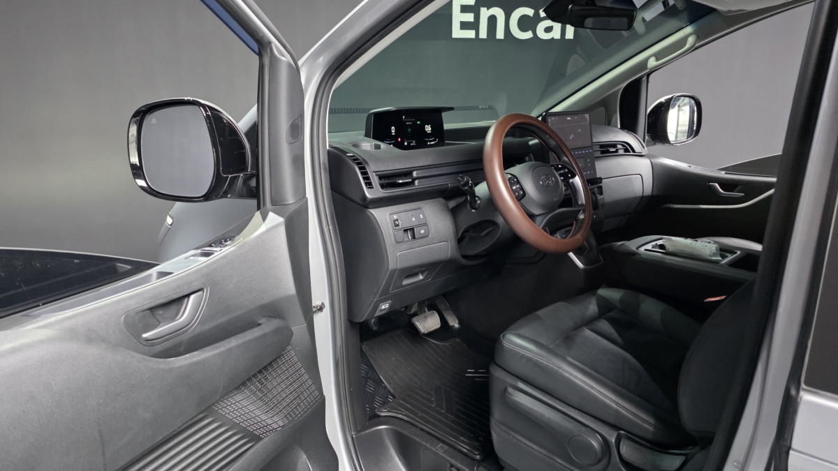 Hyundai Staria, 2023 — фото 9 из 12