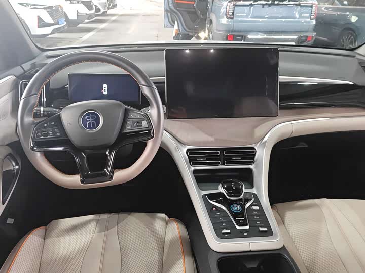 BYD Song Pro Hybrid, 2024 — фото 5 из 9