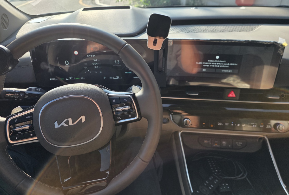 Kia Carnival, 2024 — фото 7 из 10