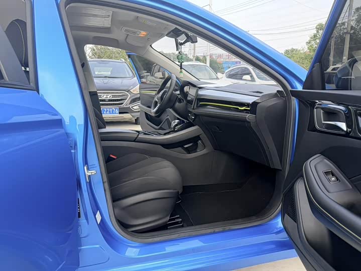 Roewe i5, 2021 — фото 7 из 9