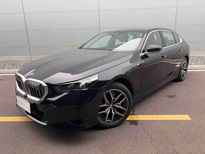 BMW i5, 2025 — купить в Калуге под ключ