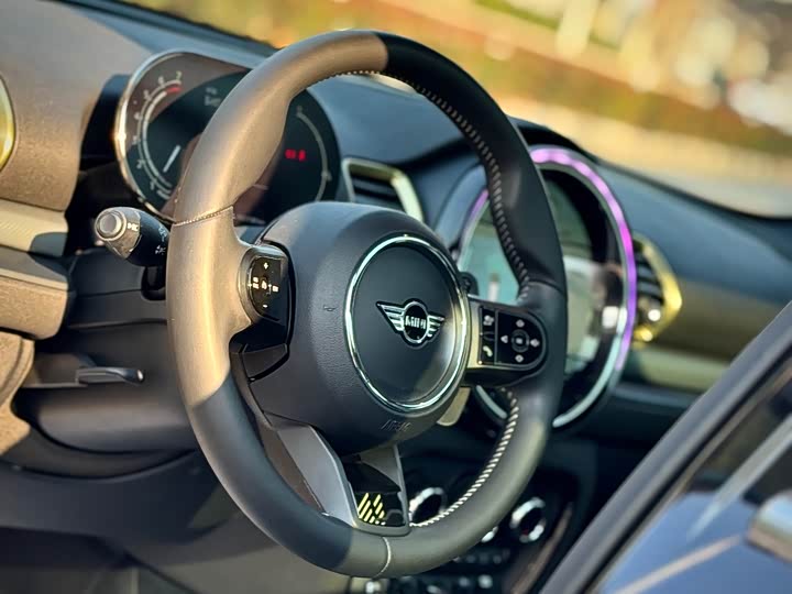 Mini Clubman, 2023 — фото 5 из 9