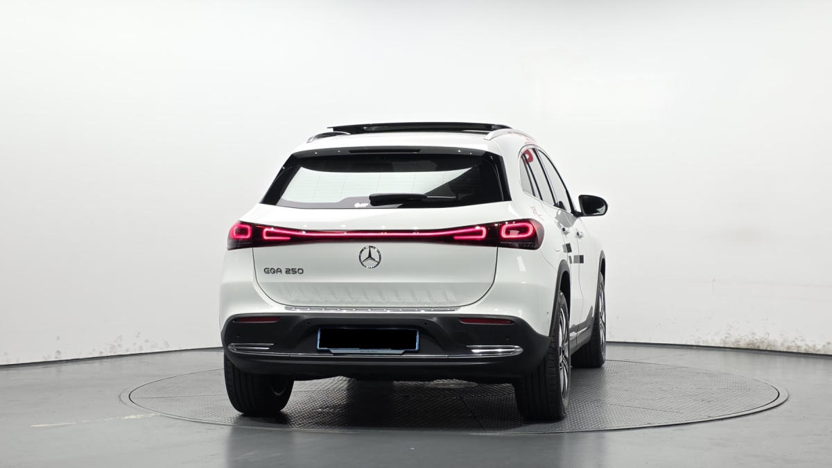 Mercedes-Benz EQA, 2023 — фото 4 из 12