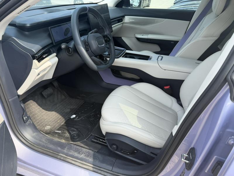 Lynk & Co 07 EM-P Hybrid, 2025 — фото 8 из 10