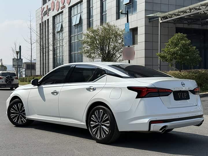 Nissan Teana, 2024 — фото 6 из 9