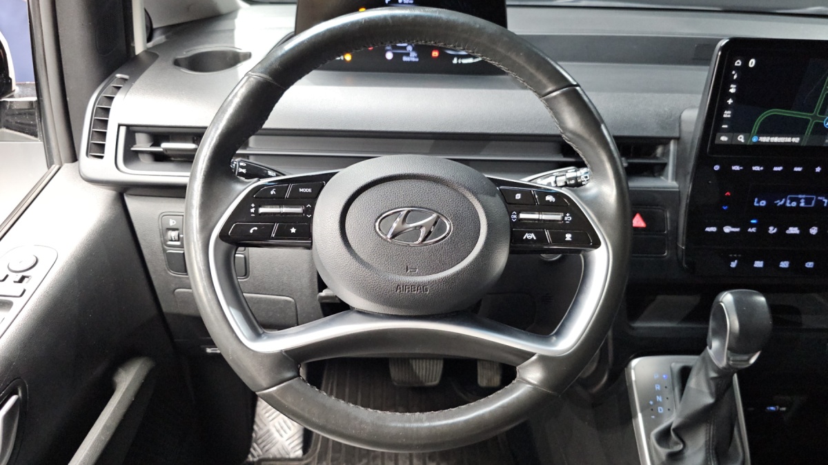 Hyundai Staria, 2023 — фото 12 из 12